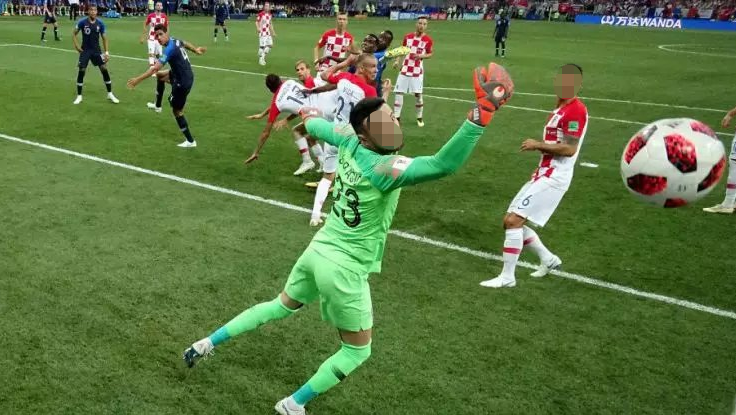 中国假球衣涌入法国 世界杯前景引发关注